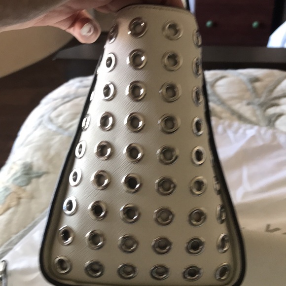 EUC Michael Kors authentic handbag with matching wallet, dust bag and adj strap - Picture 3 of 16